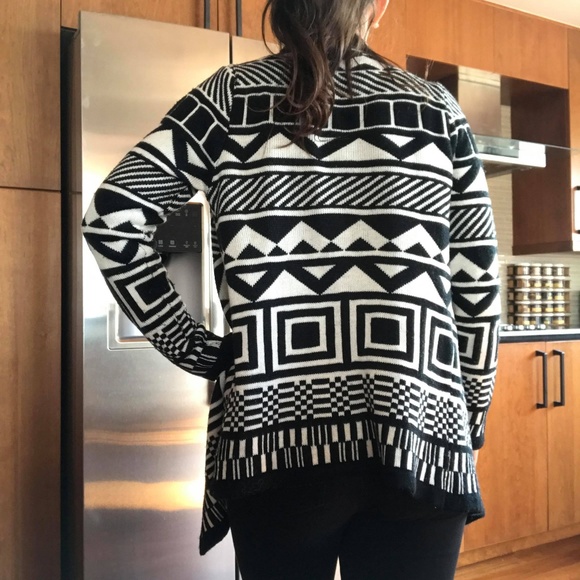 Azetc Sweater - Picture 2 of 5